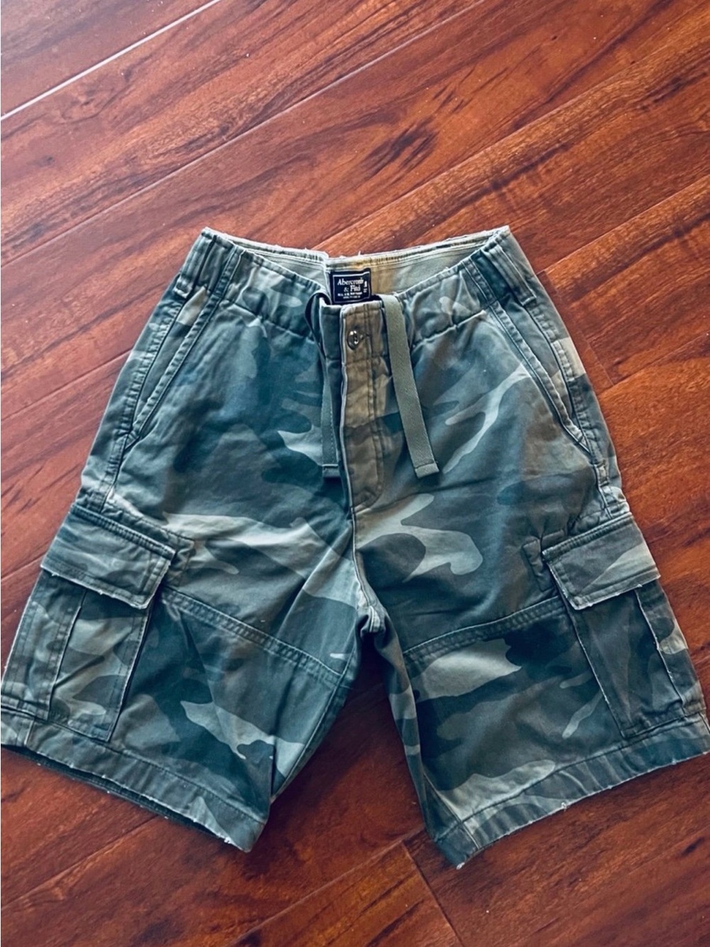 Abercrombie & Fitch Men's Green Camo Cargo Shorts